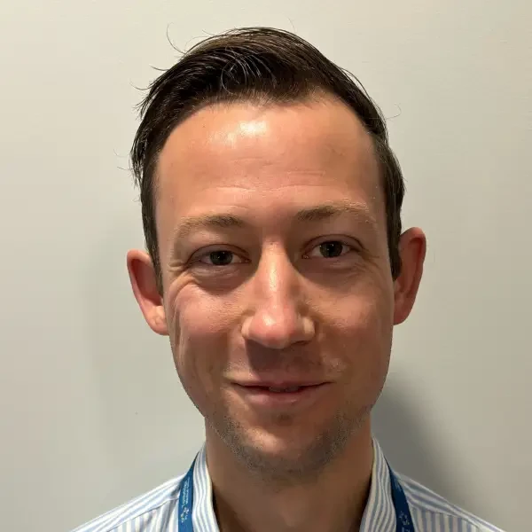Dr Rob O'Loughlin